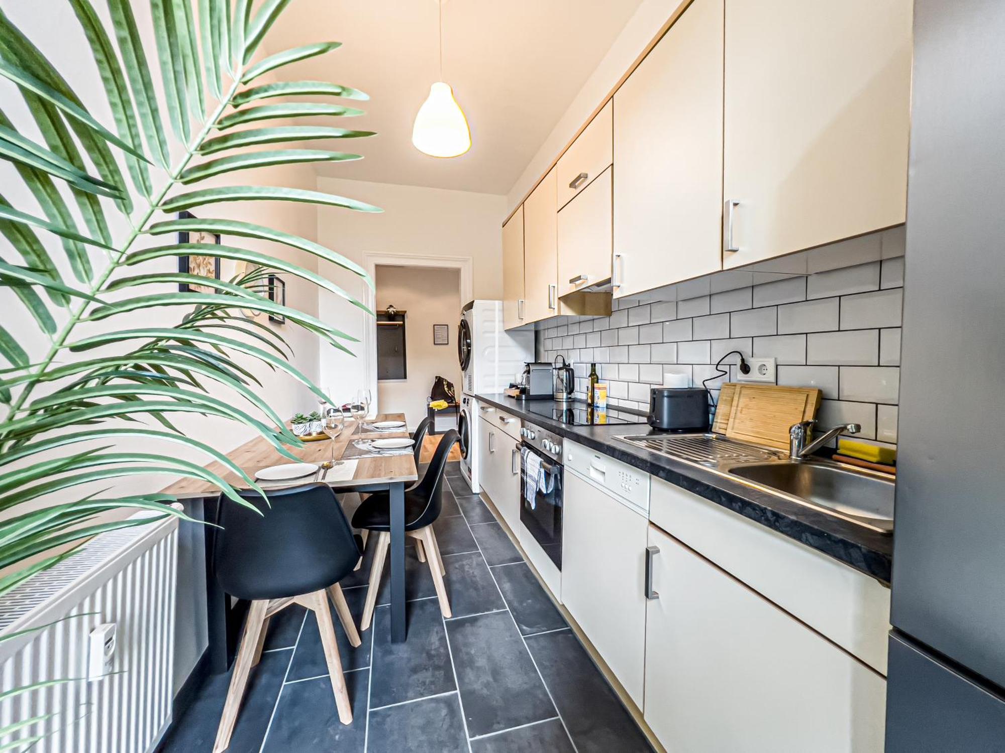 Grosse 3 Schlafzimmer Unterkunft Mit Kueche, Bad, Waschmaschine & Balkon Am Zoo ライプツィヒ エクステリア 写真